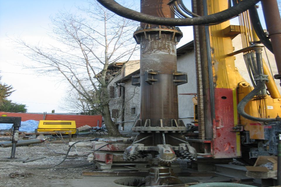 Perforazione a circolazione inversa