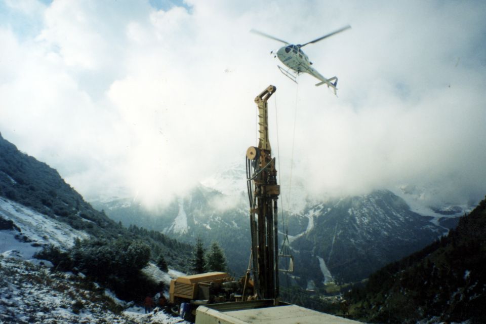 Schneckenbohrer und Hubschrauber