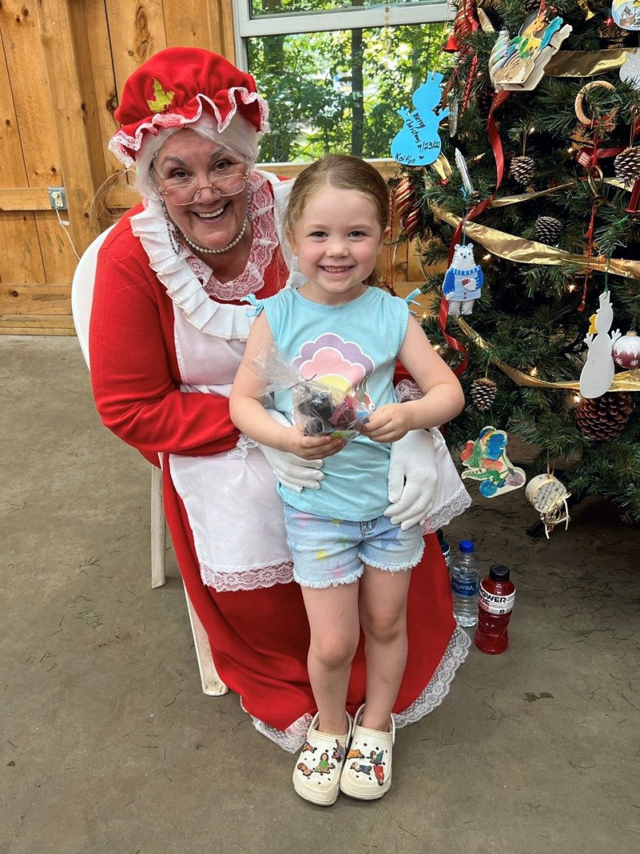 Camper's Candids - Photo 001