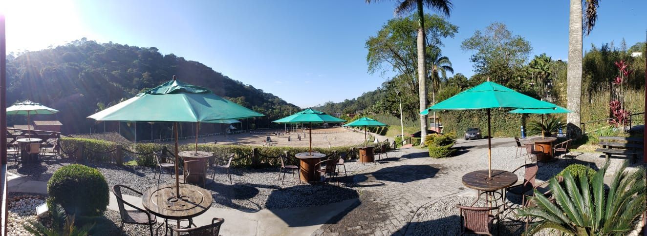 Área externa com vista para pistas