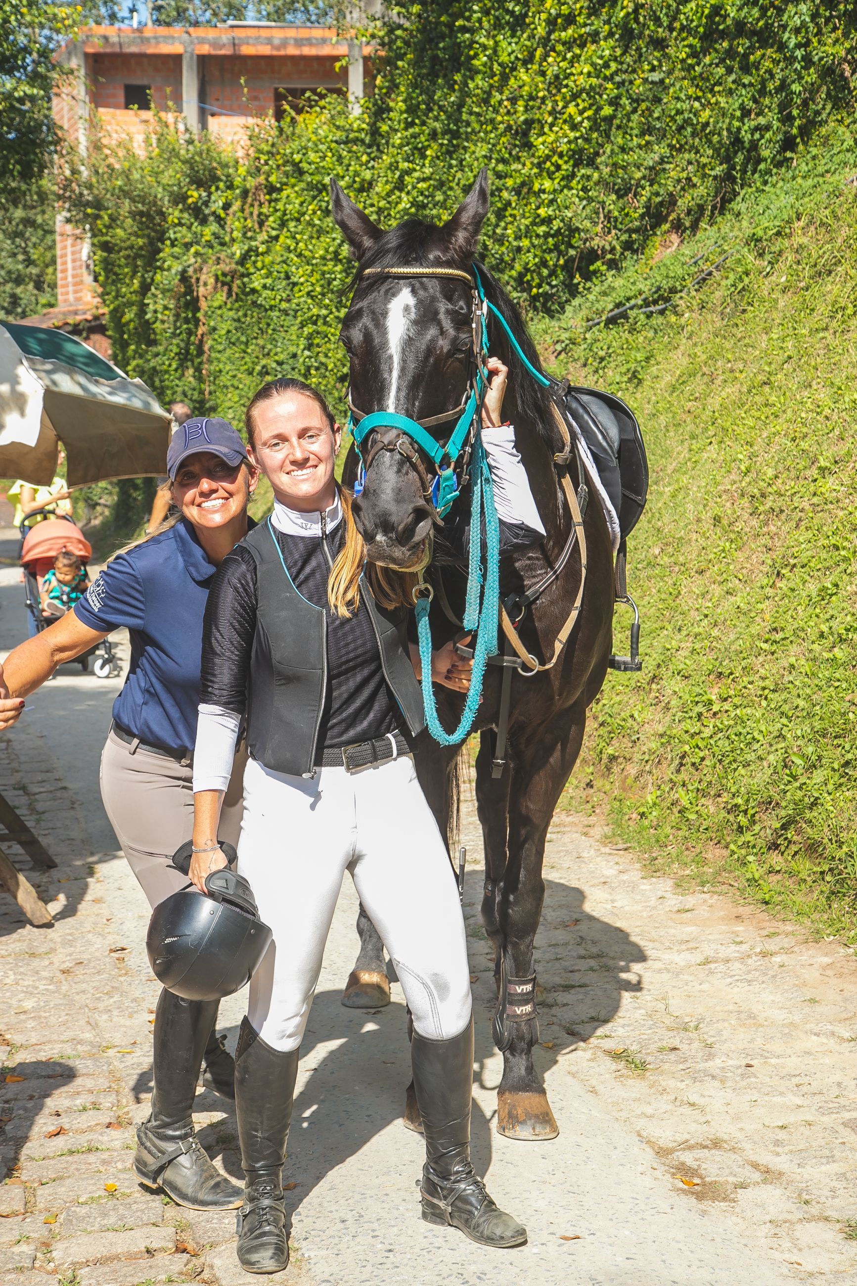 Instrutora com aluna pré-prova