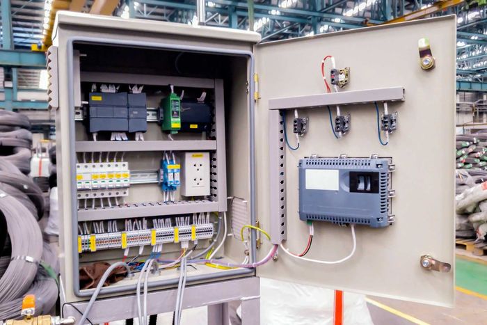 impianti elettrici civili ed industriali