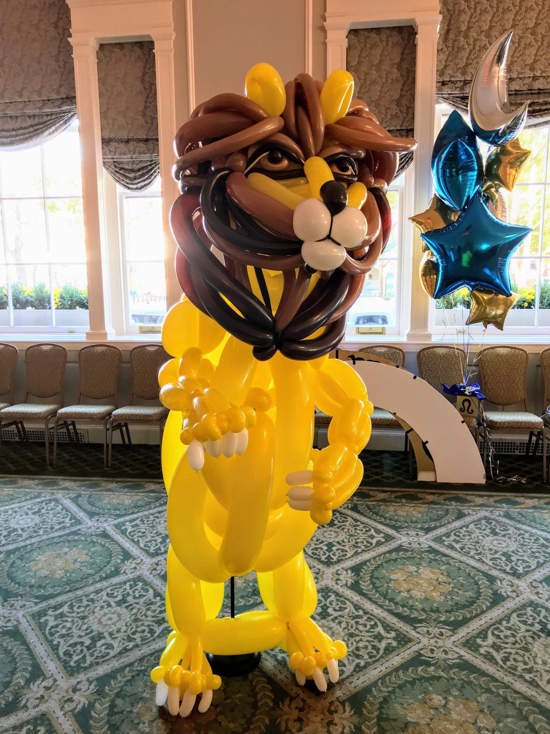 a balloon lion