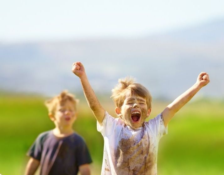 kids cheering