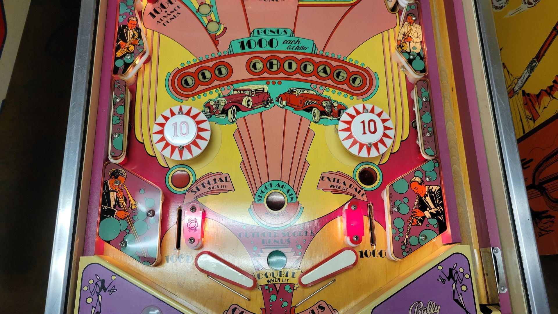 A pinball machine with the number 10 on it
