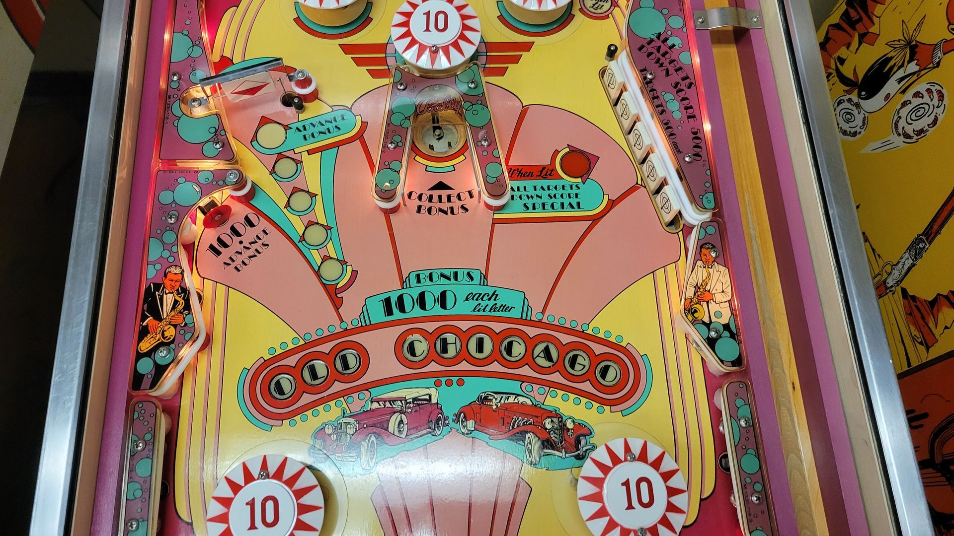 A pinball machine with the number 10 on it