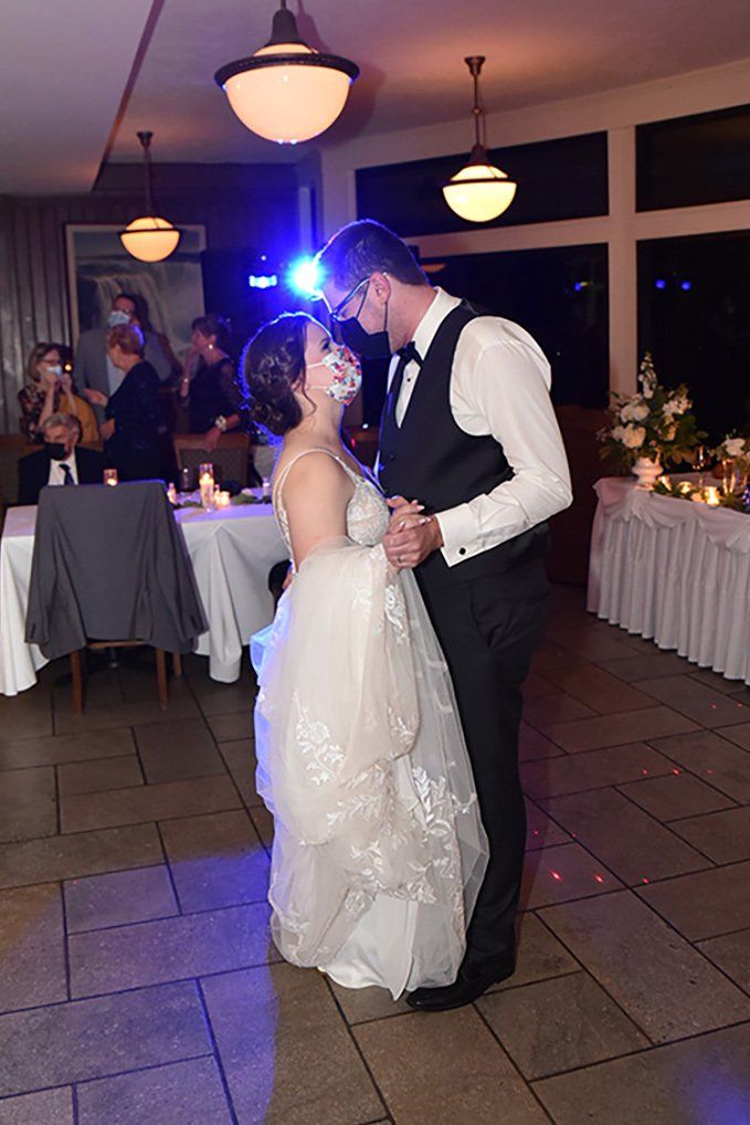 Bride and Groom, Queeston Heights Restaurant