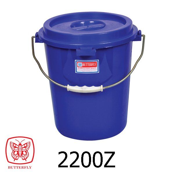 Water pail with handle