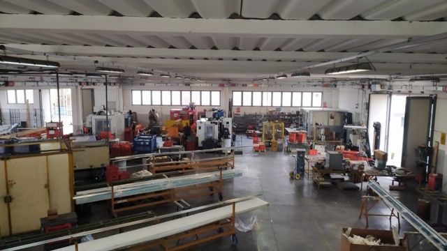 vasta area per la produzione di minuteria in alluminio