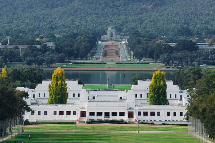 Canberra Guided Tours