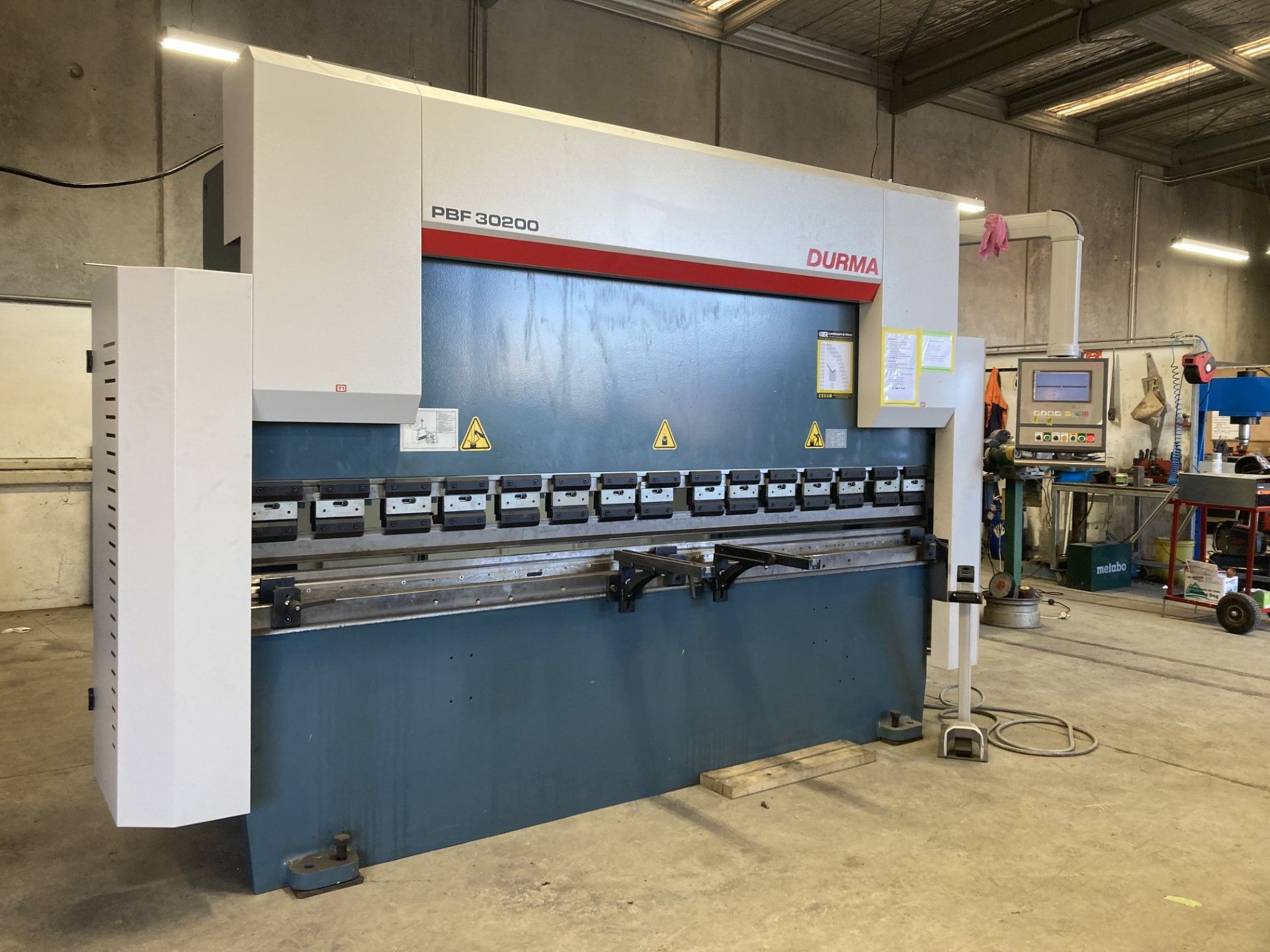 GME-BOSS cut and fold press