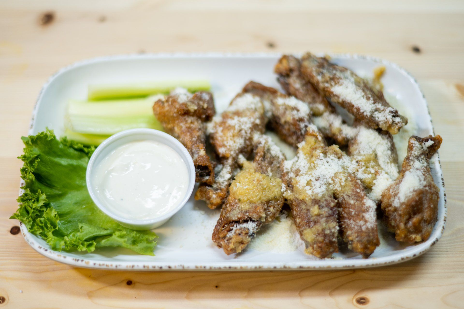 bullpen tavern garlic parm wings