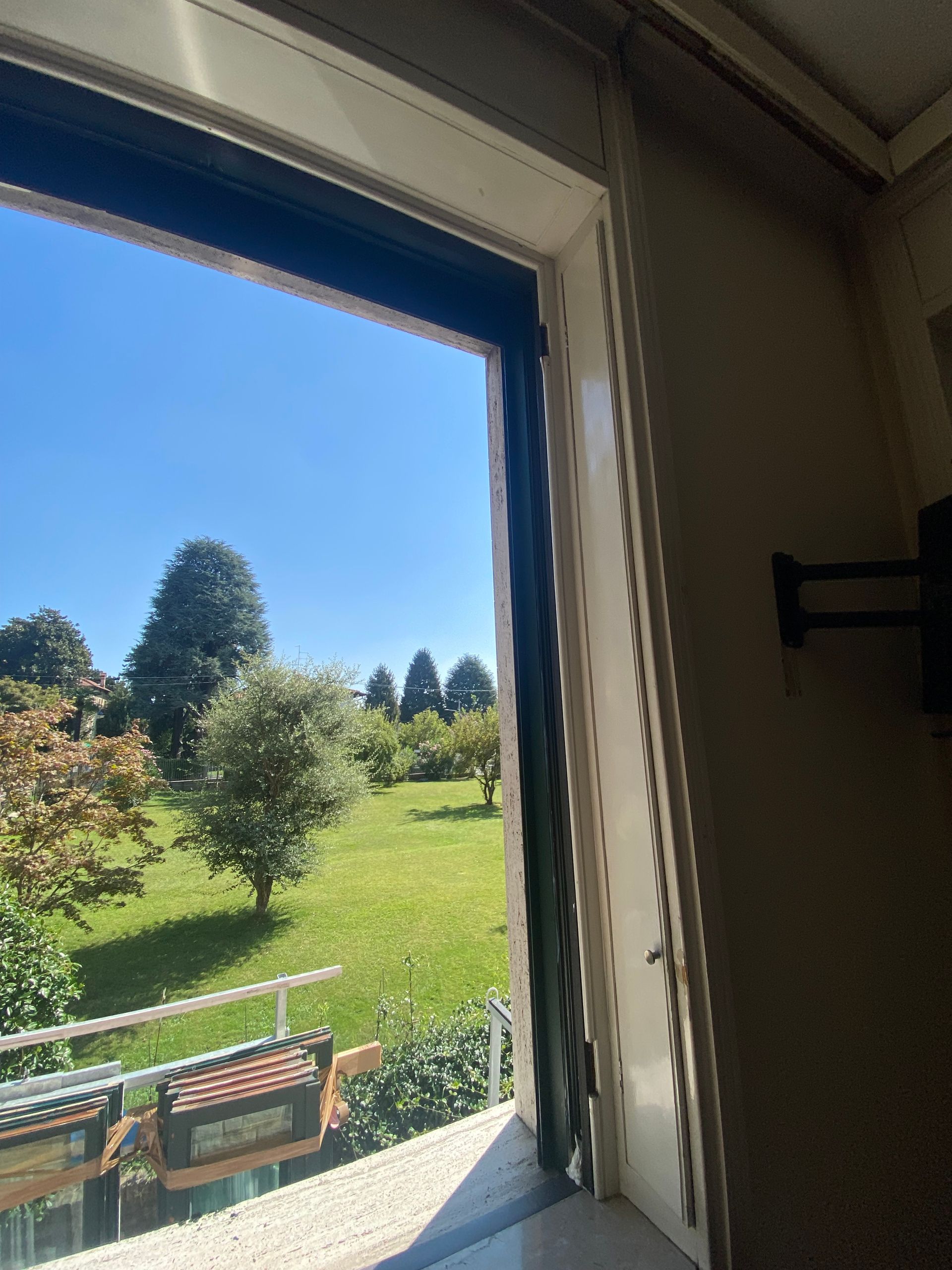 aura infissi varese gallarate