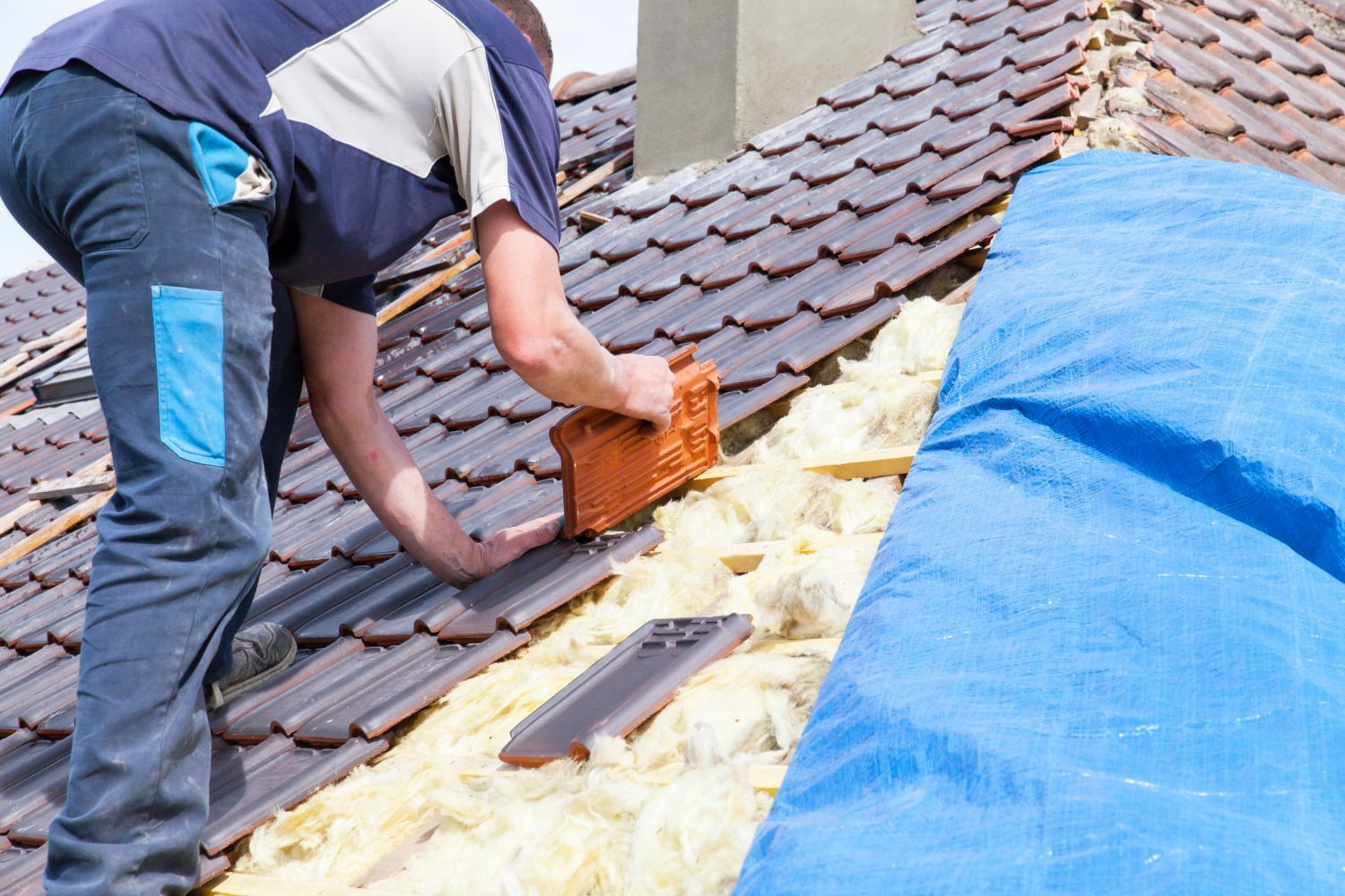 Full roof replacement San Antonio