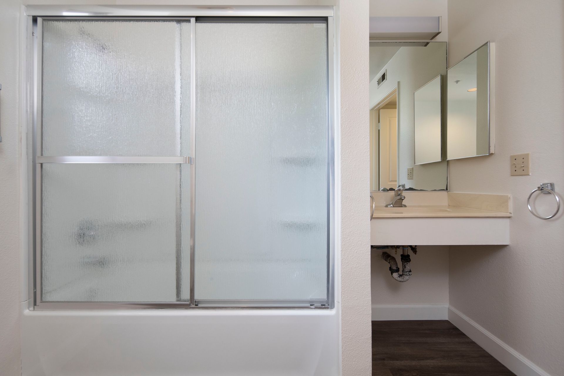 Cardiff by the Sea Interior Photo