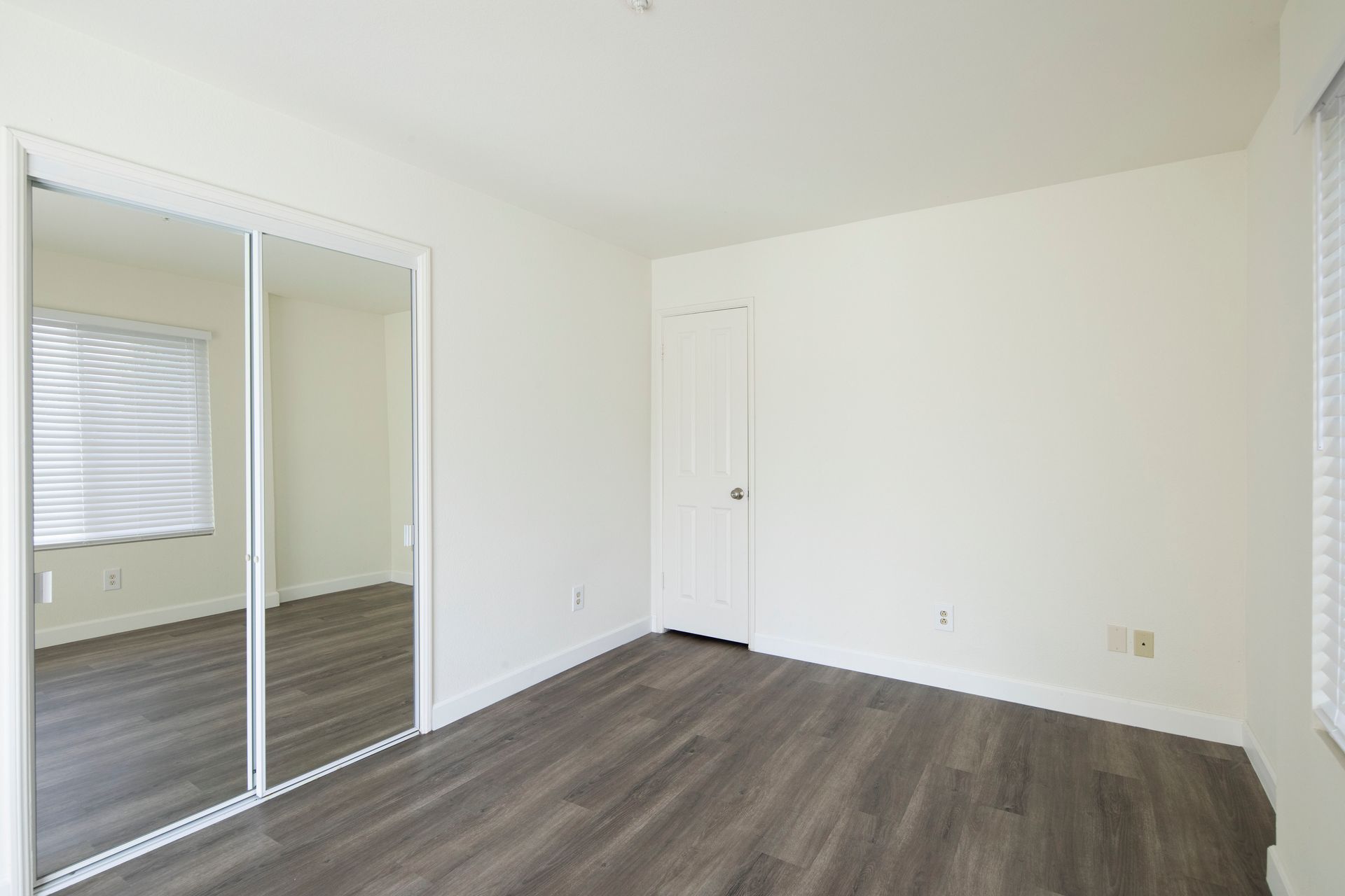 Cardiff by the Sea Interior Photo