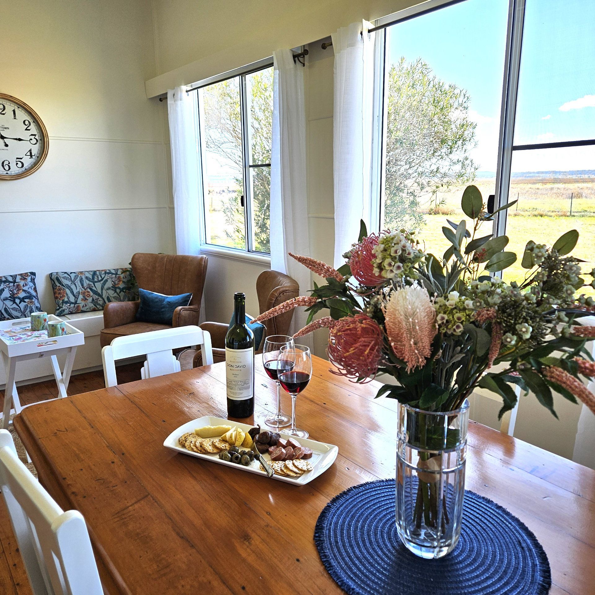 King Wise Farmhouse Dining Room