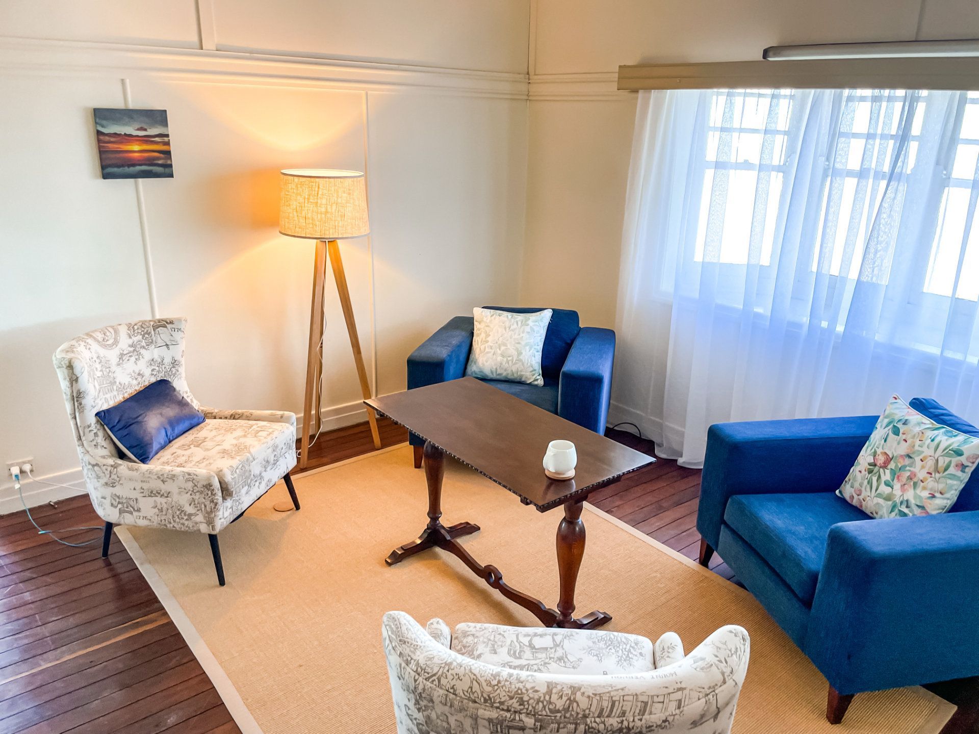 King Wise Farmhouse Sitting Room