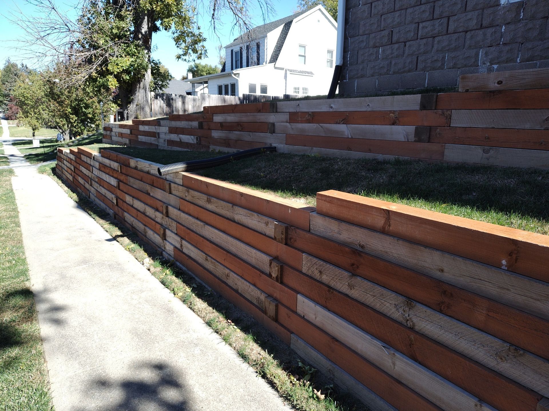 Beautiful Wooden Wall - Omaha, Nebraska - Mascoutah, IL - Jensen Retaining Walls
