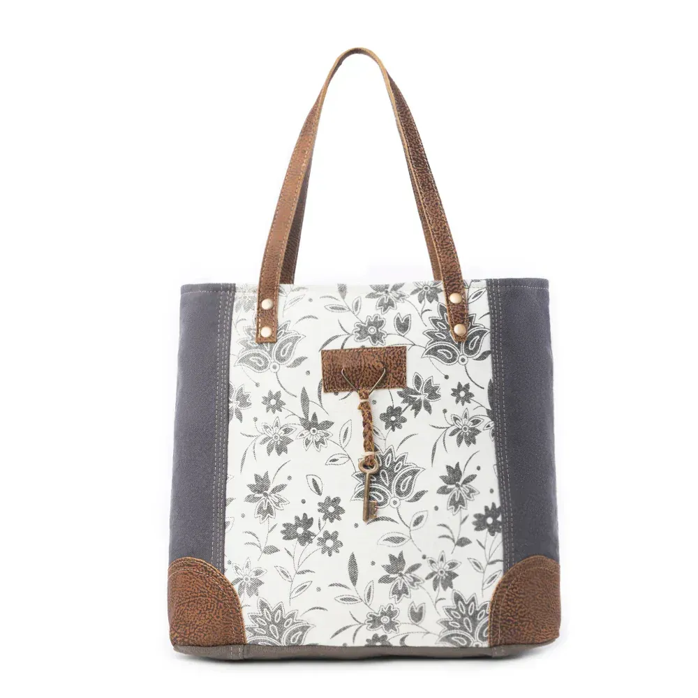 MS1456 Abstract Key Tote