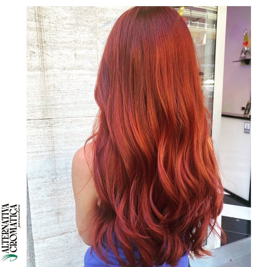 capelli lunghi rossi