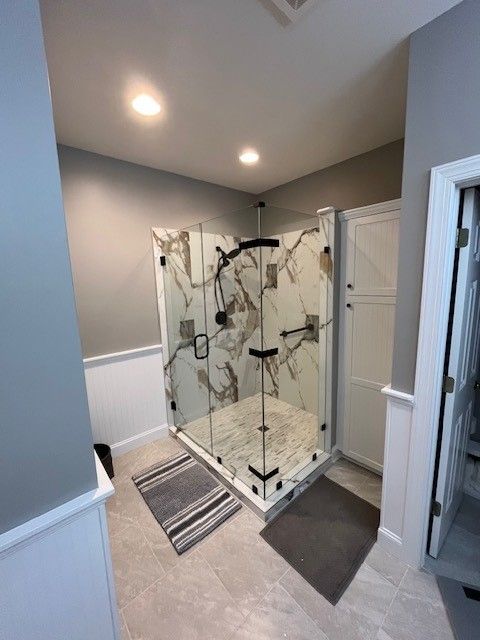 Shower Door With Pattern — Leland, NC — Leland Glass & Mirror