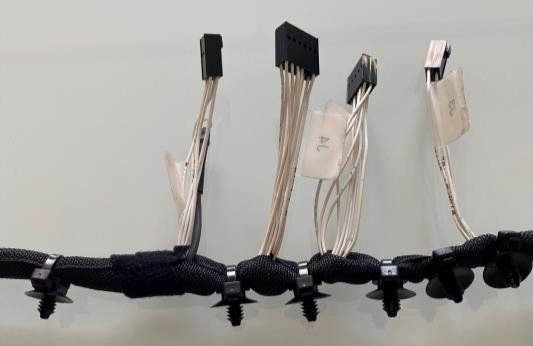 gruppi di cavi bianchi per motocicli