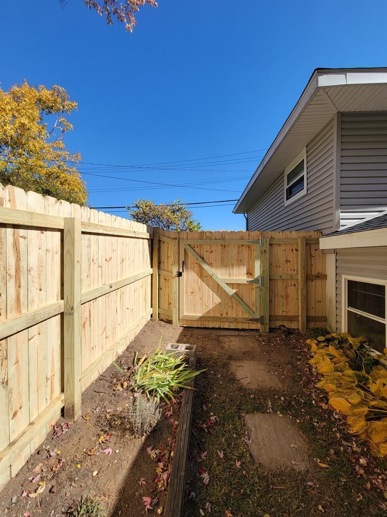 A wood privacy fence in Troy, MI by Elite Wood Fencing