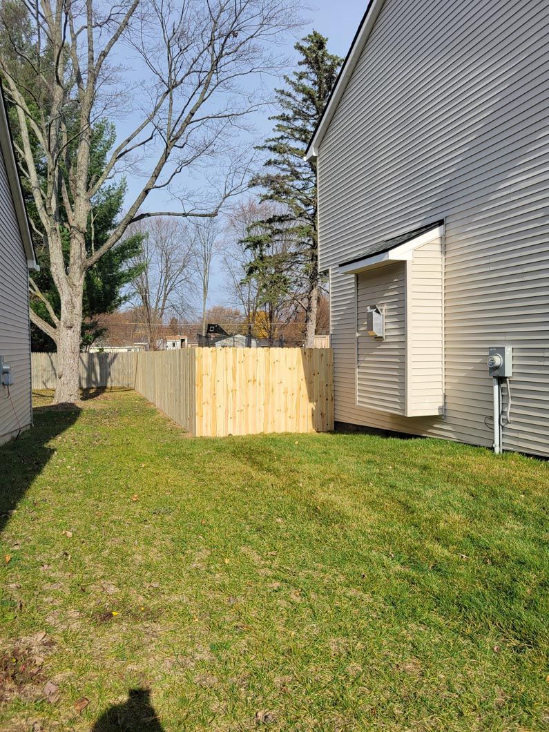 A wood privacy fence in Troy, MI by Elite Wood Fencing