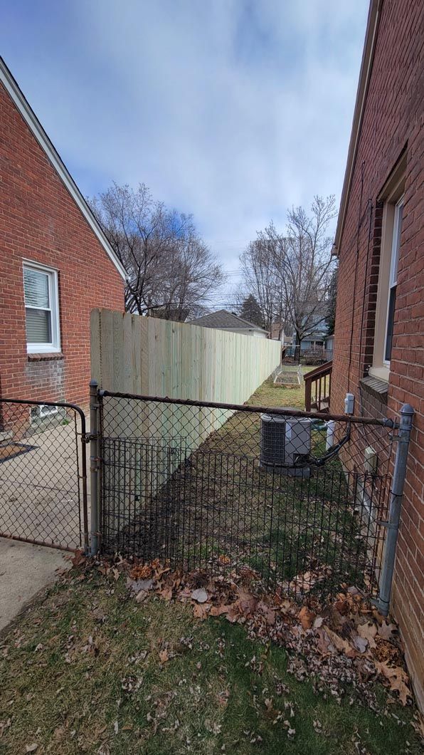 A wood privacy fence in Troy, MI by Elite Wood Fencing
