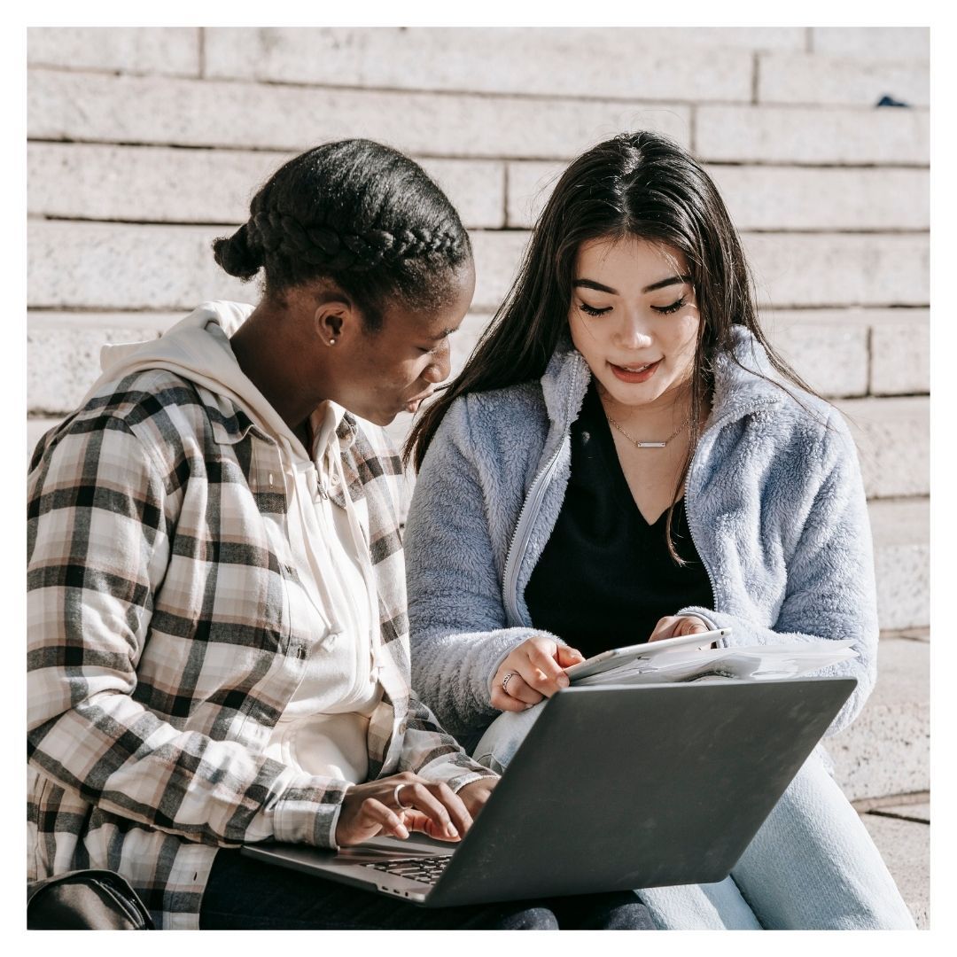 female students talking about rental properties