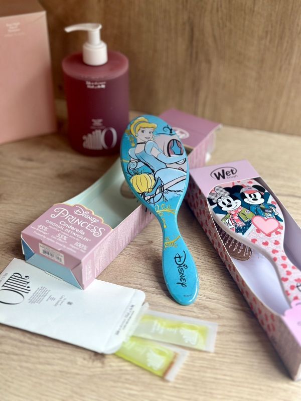 美國WET BRUSH 迪士尼系列魔法梳(大)+送ANILLO旅行組一份