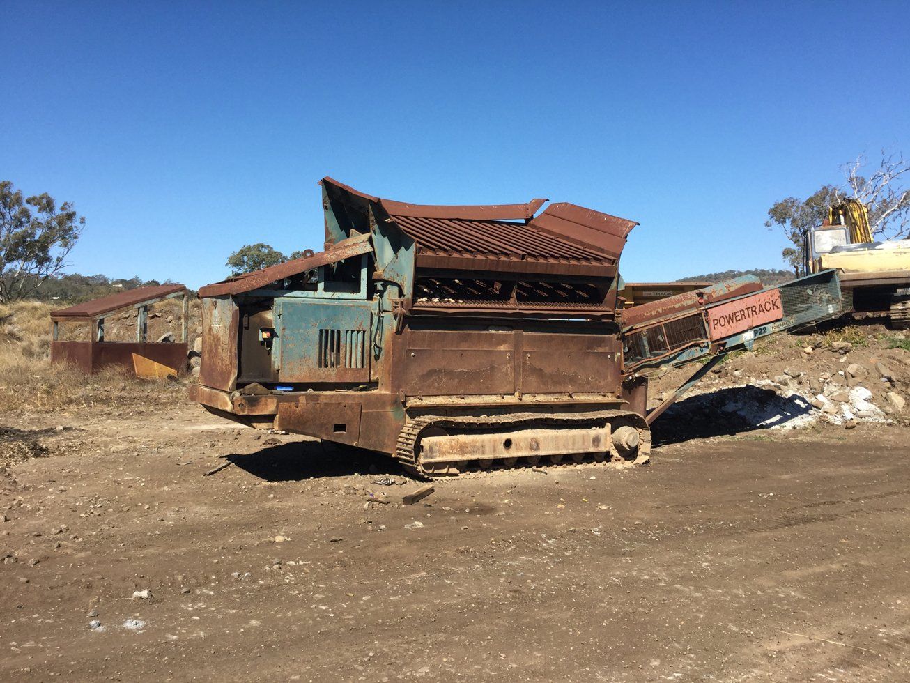 Old and used truck crushing equipment