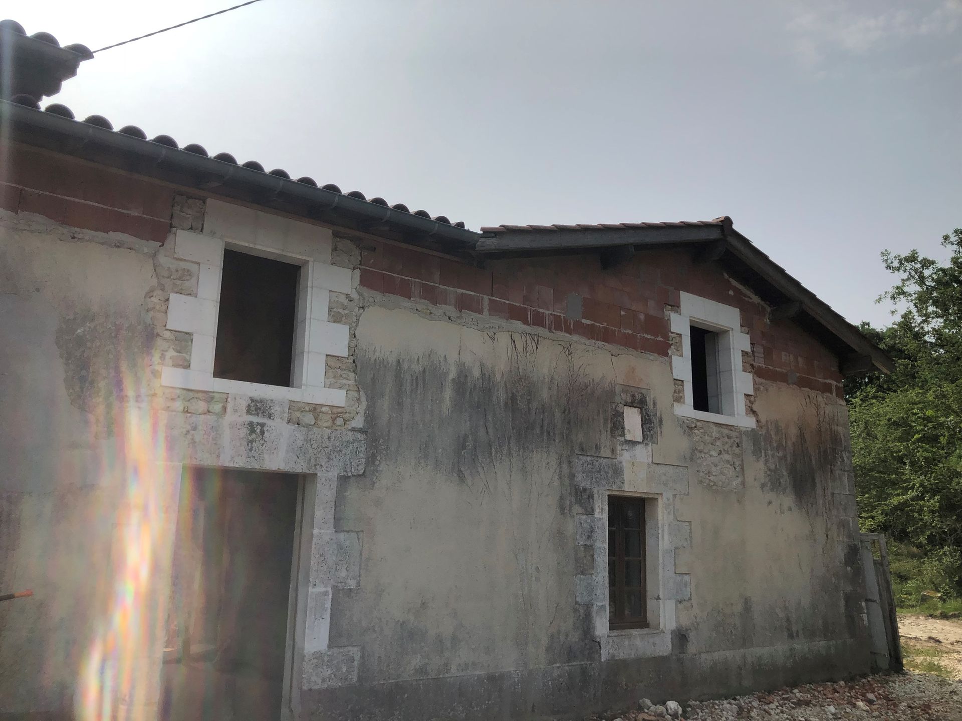 Création d'ouvertures dans des murs porteurs en pierre massif