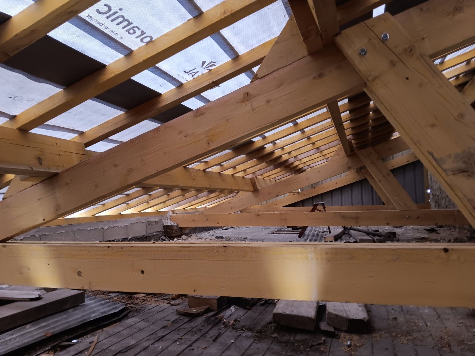 Réfection d'une charpente traditionnelle + couverture