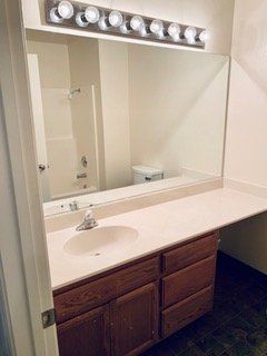 Sonoma Point View bathroom