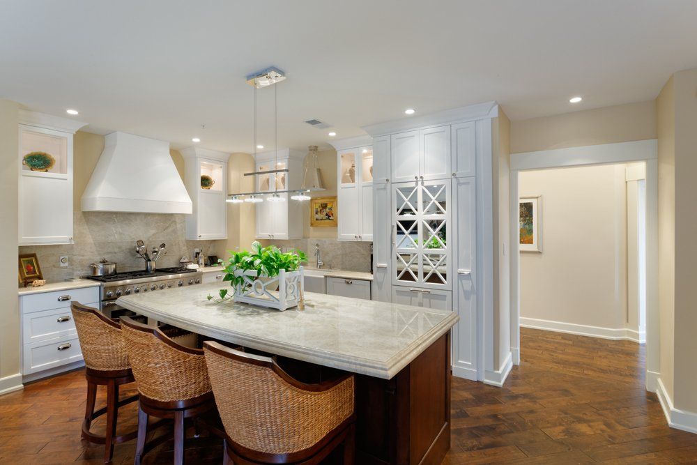 White Kitchen Cabinets