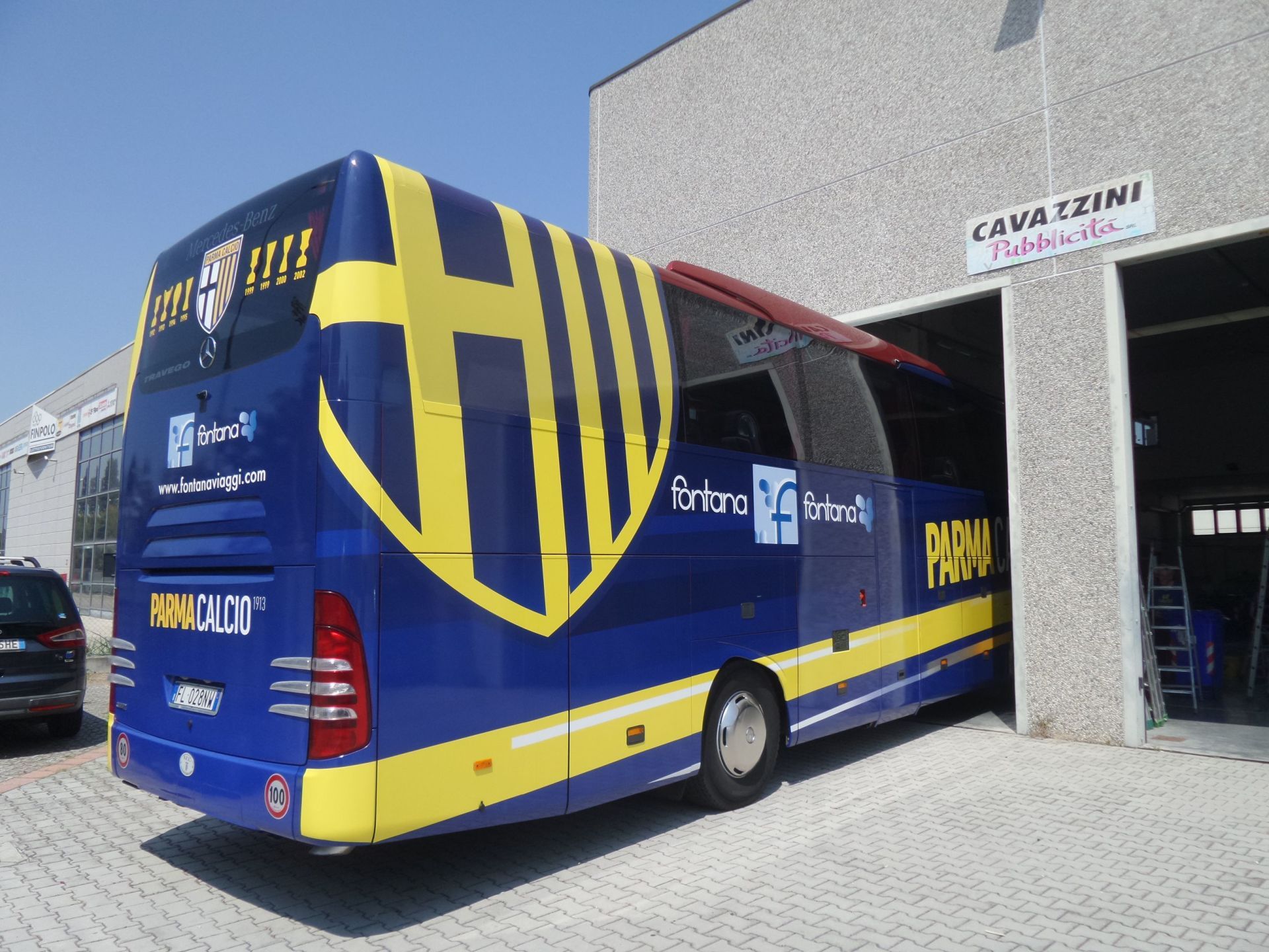 pullman con carrozzeria personalizzata