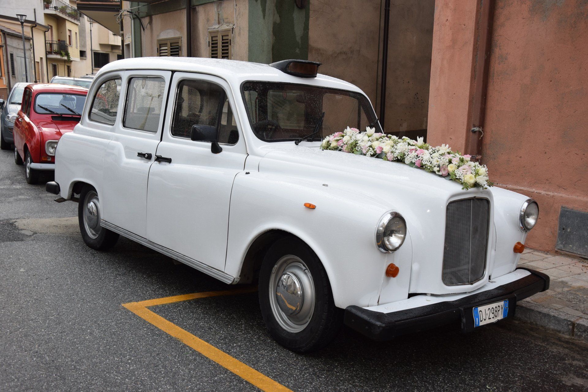 macchina sposi addobbo