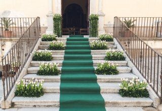 addobbo floreale scalinata tappeto