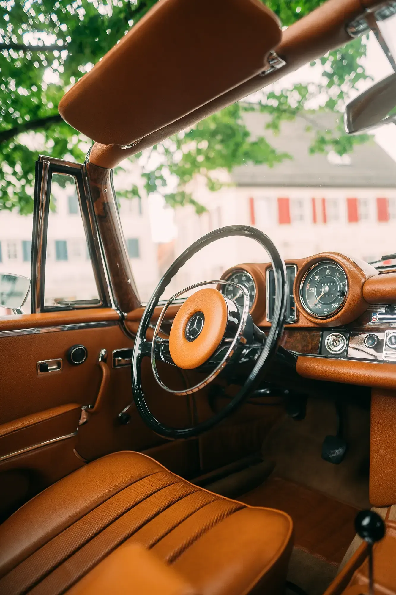 MERCEDES BENZ W11 CABRIOLET 280SE, Neubezug Interieur