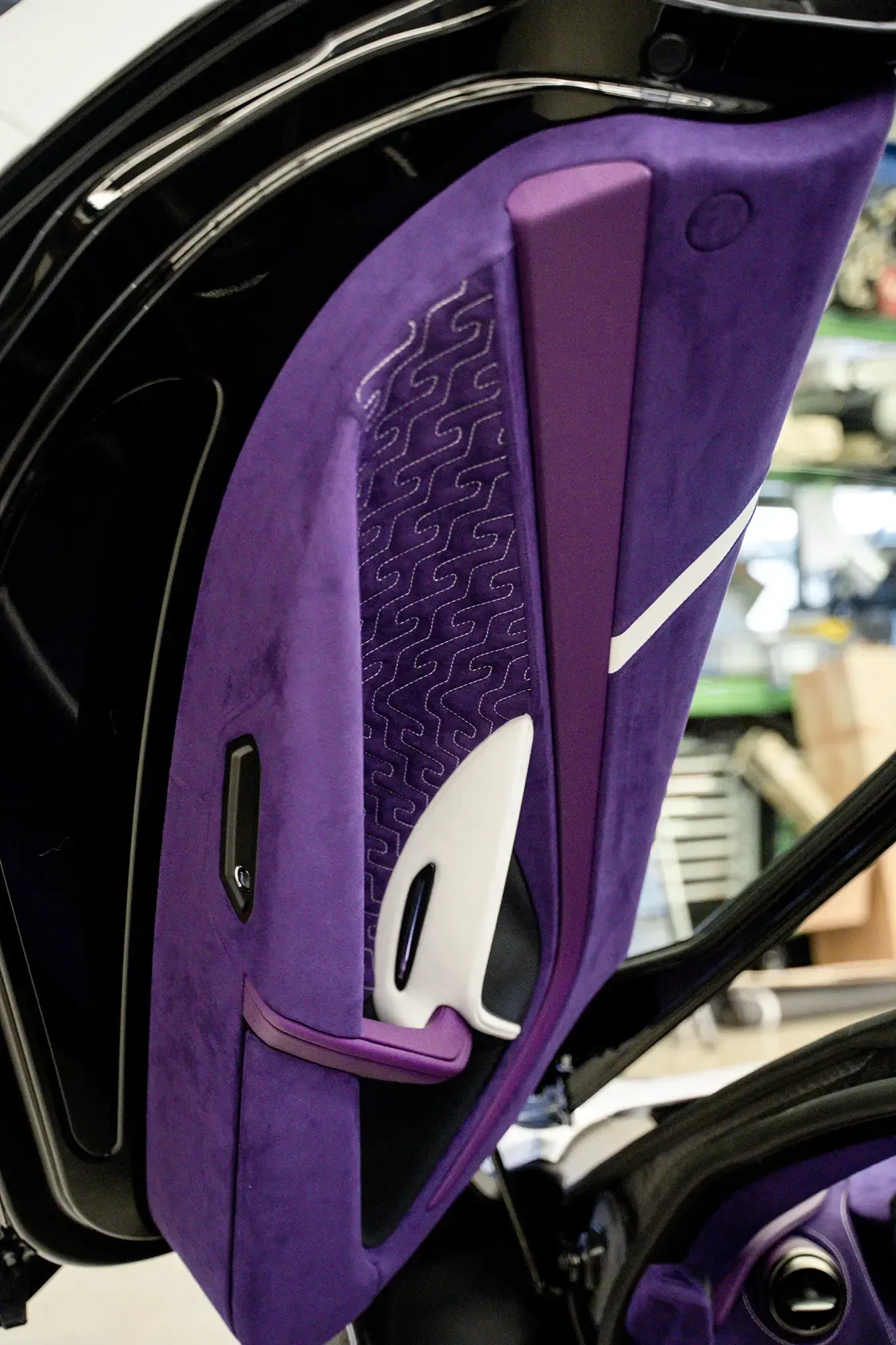 McLaren 720S, custom interior, door