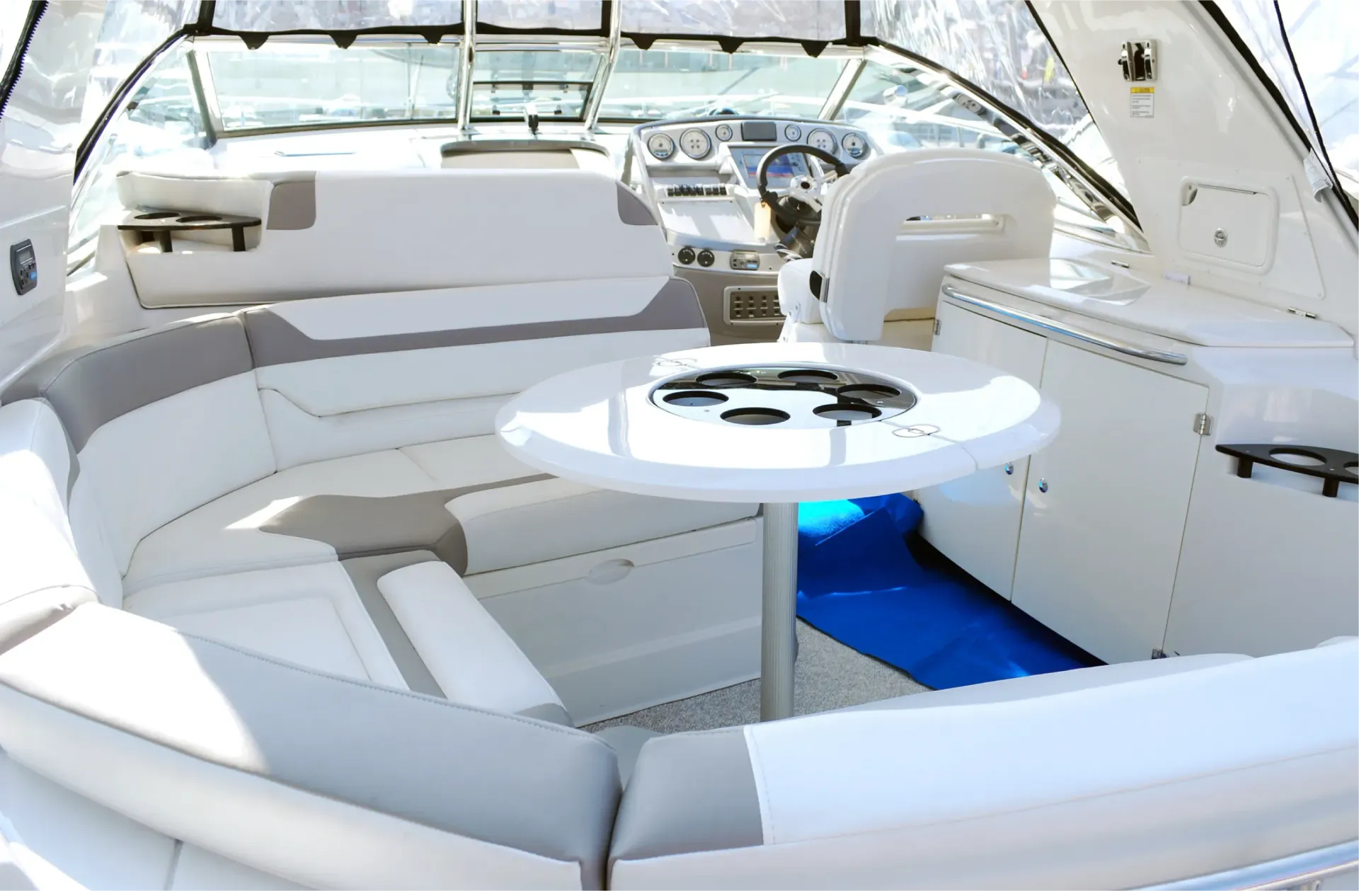 Boot, Kabine, Sitze neu bezogen