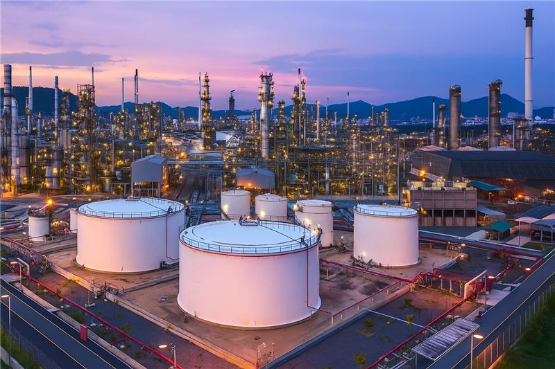 DOSAS CorFix 9113 protecting refinery lines from corrosion