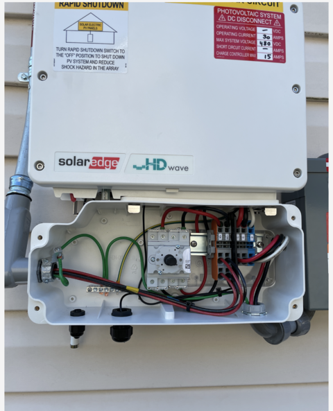 A white box with the word solar on it