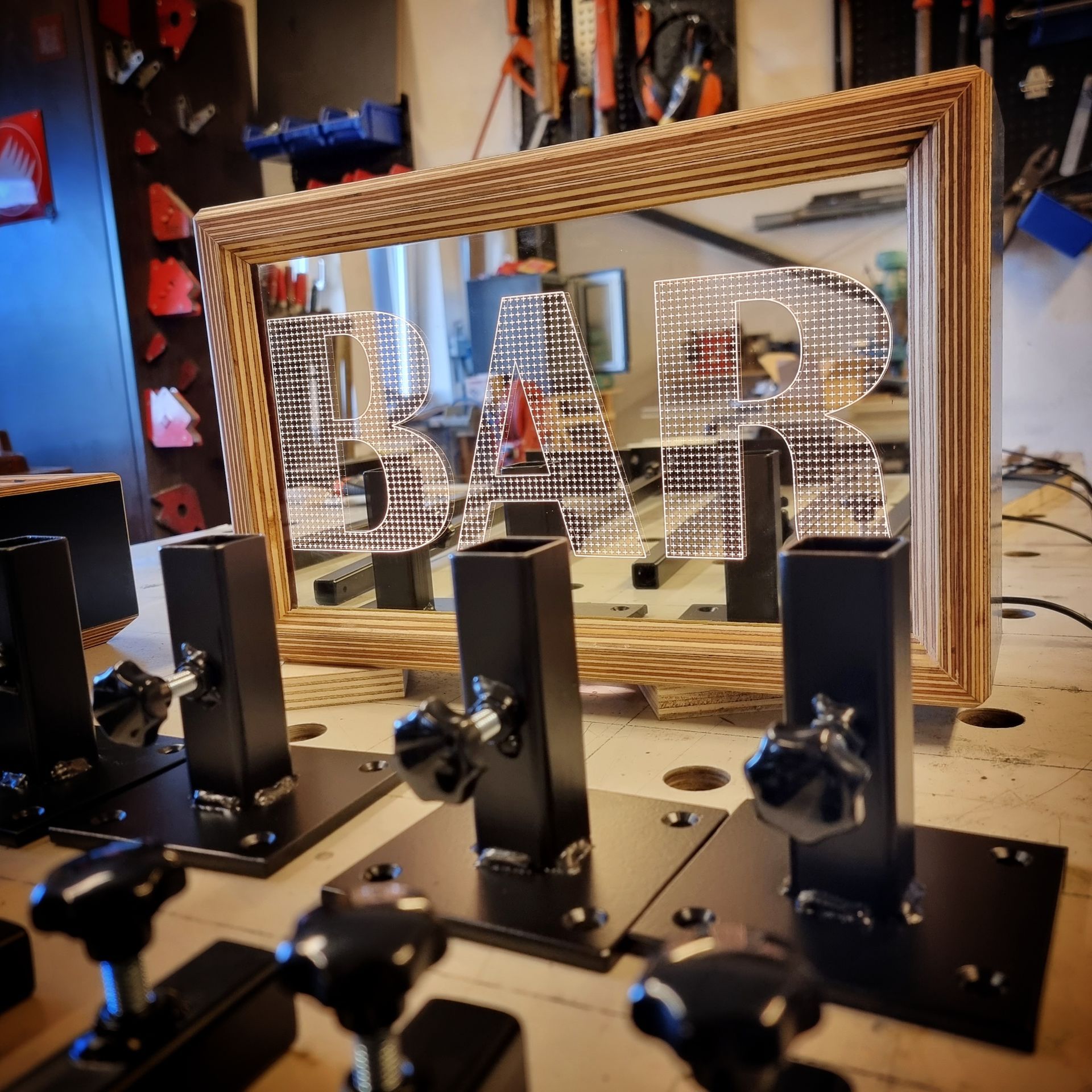 Lichtbak gemaakt van een spiegel.