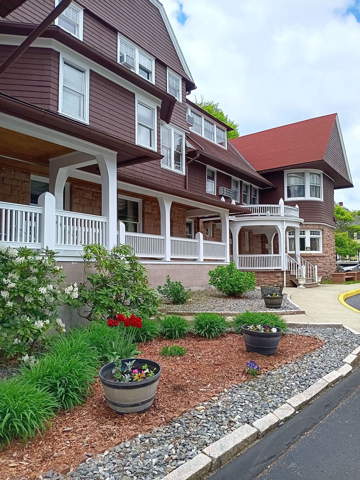 Beechwood Front Steps | Wachusett Healthcare