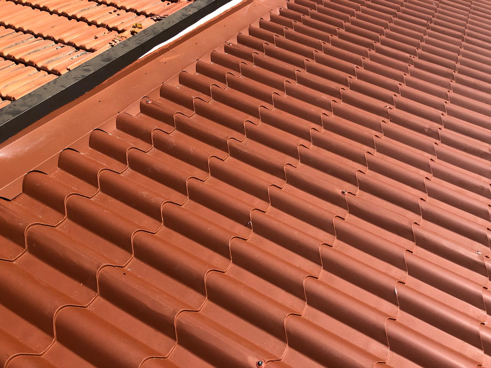 tetto con tegole in alluminio