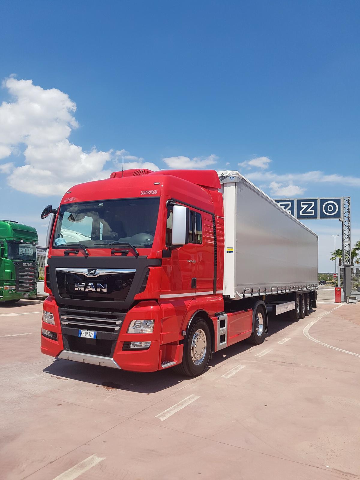 Veicolo per trasporto merci