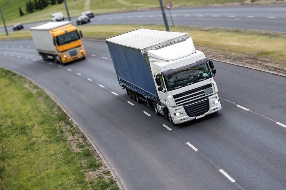 Mezzi per trasporto nazionale a carico completo in Puglia